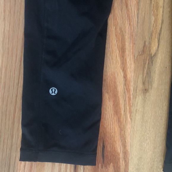Lululemon Athletica Black Cropped Leggings W/ Pockets - Picture 5 of 7